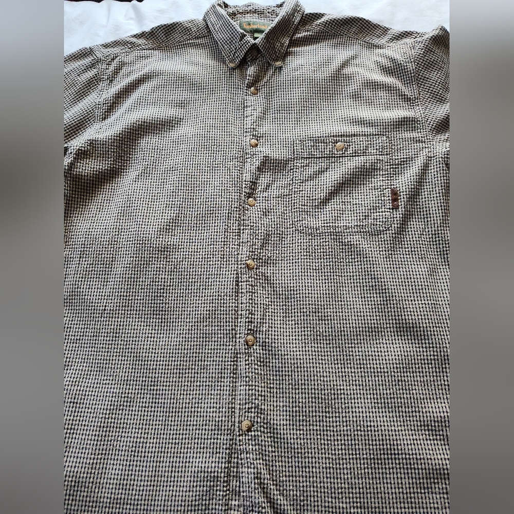 TIMBERLAND Men's Button Up Shirt. Size Large. Short Sleeves.